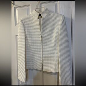 Ellen Tracy white waffle print zip jacket vintage in closet